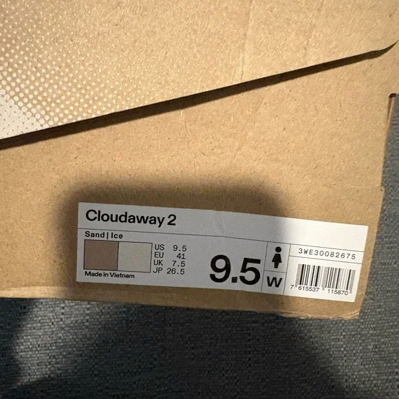 New in Box! On Cloudaway 2 women’s sand/ ice - Picture 3 of 6